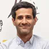 دکتر سیاوش صلواتیان دانشیار گروه مدیریت رسانه، دانشکده ارتباطات و رسانه، دانشگاه صداوسیما، تهران، ایران